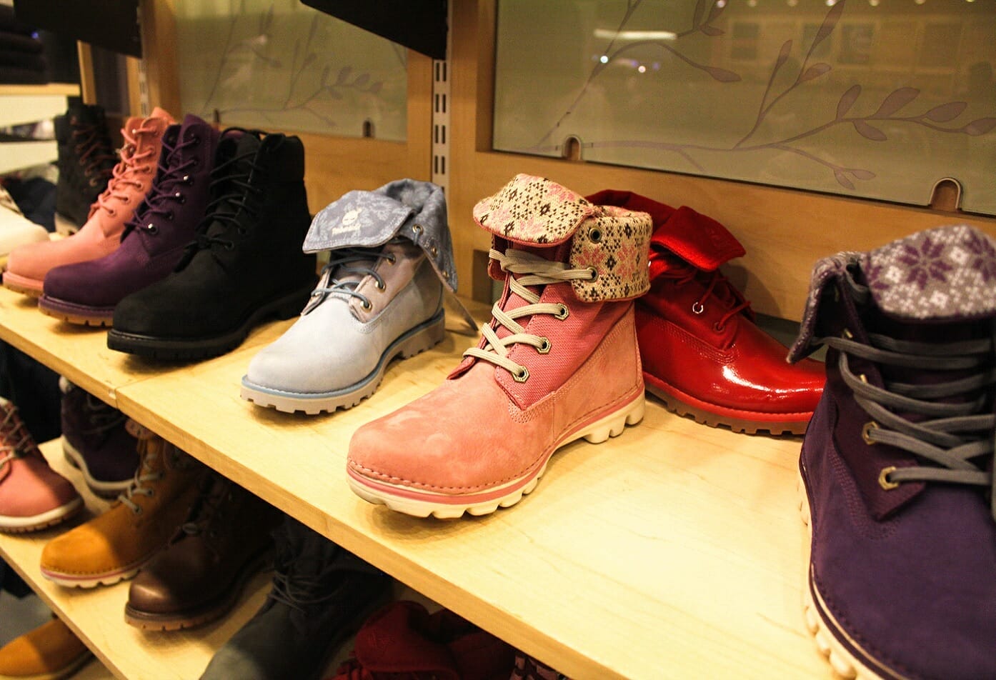 The fold-over details & snowflake print make them perfect for Fall/Winter.